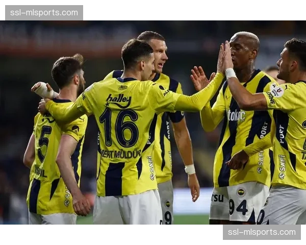 欧冠主题业余锦标赛在伦敦开幕，吸引全球256支草根球队参与