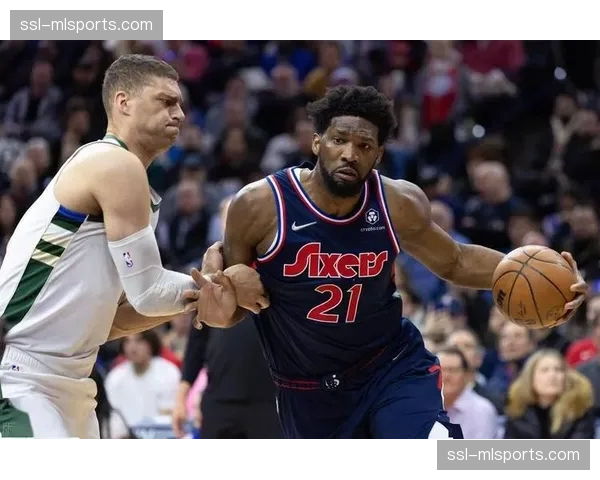 比赛瞬间:都灵队成功将对手压制在三十米区域外长达十分钟 比赛瞬间:都灵队成功将对手压制在三十米区域外长达十分钟